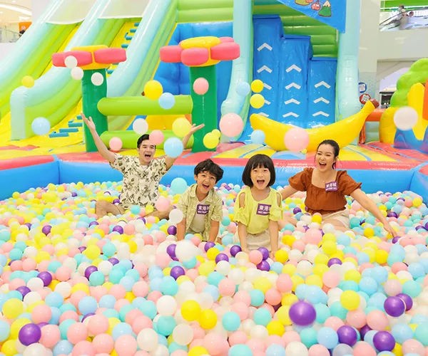 Bounce Around Singapore landmarks